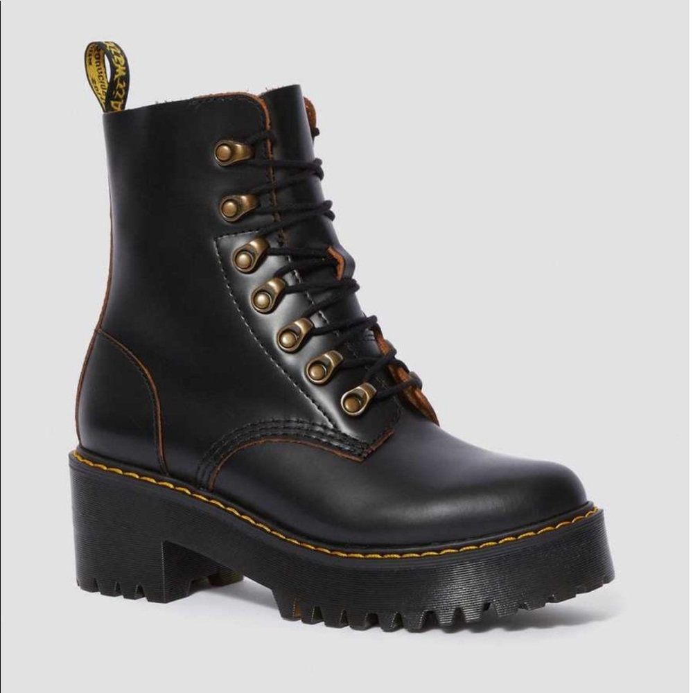 Dr martens Leona vintage style lace up